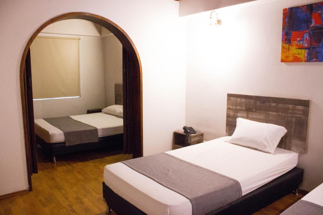Hotel Porton Colonial Medellín Exteriör bild